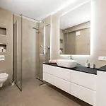Luxury Velic *