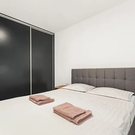 Luxury Velic Apartman Brodarica