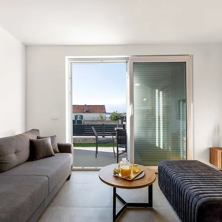 Luxury Velic * Brodarica